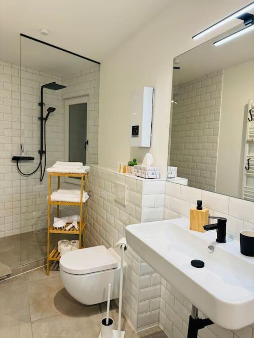 Klassen Stay - Designer Apartment Fuer 6 - Zentral - 2X Kingsize Essen Esterno foto