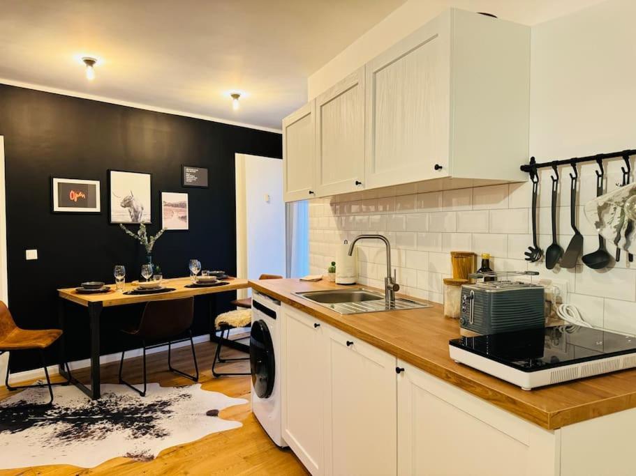 Klassen Stay - Designer Apartment Fuer 6 - Zentral - 2X Kingsize Essen Esterno foto